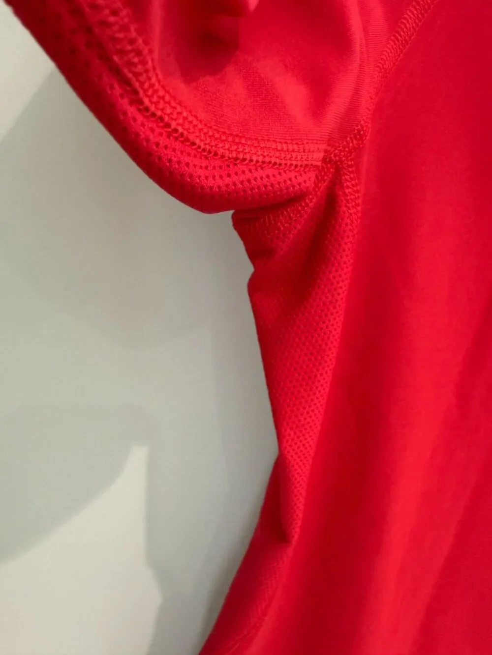 NWT Nike Dri-Fit Women's Red Long Sleeve Athletic Top - Size S 4-6